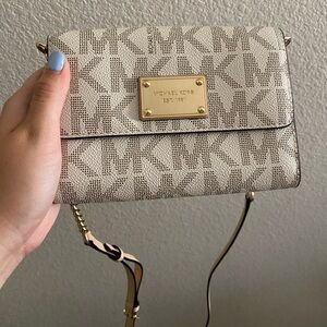 NEW Michael Kors crossbody purse/wallet